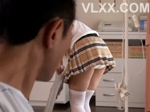 Bố dượng khốn nạn và hai cục vàng xinh đẹp