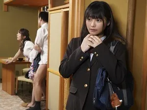 Cô gái nhỏ mới lớn cướp người chồng của mẹ