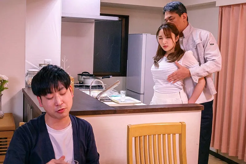Gã chồng hiền không đáp ứng đủ chuyện chăn gối, cô vợ chết mê trước gã nhà kề bên dân chơi